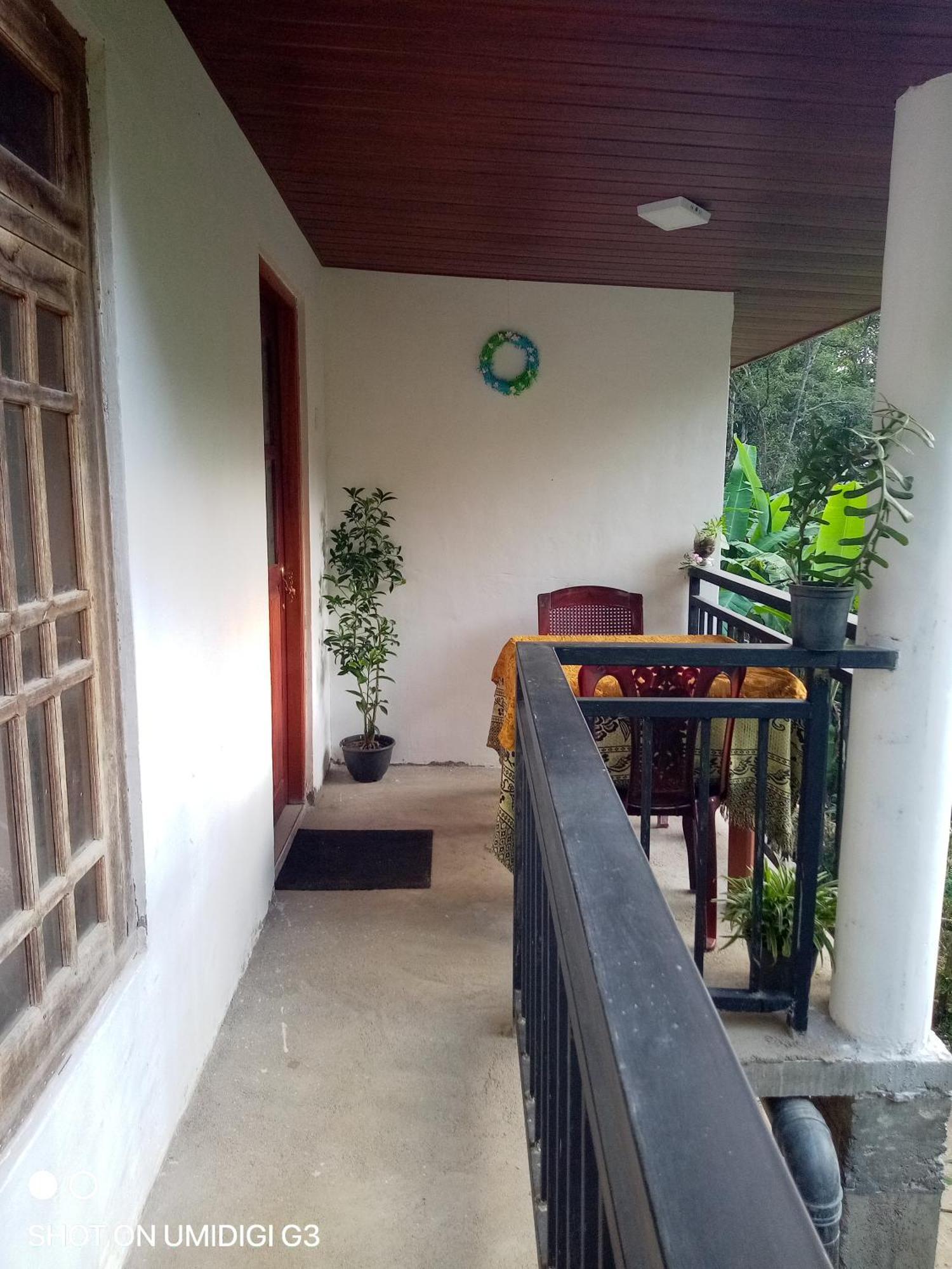 Milan Home Stay Ella Rum bild